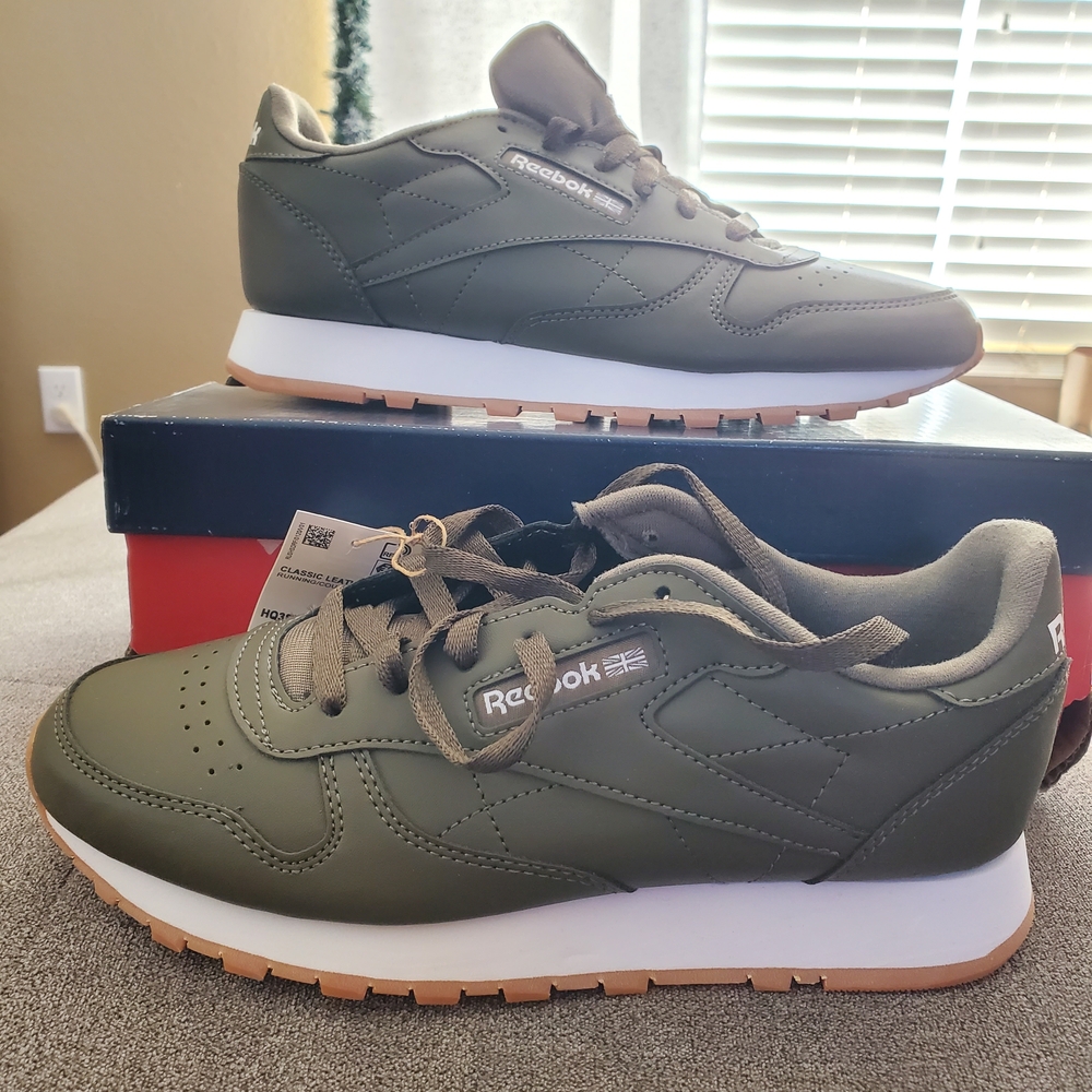 Reebok Women's Green Classic Sneakers